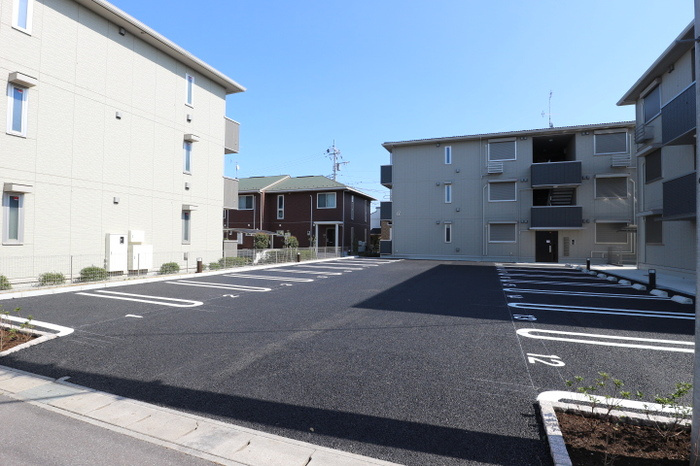 クラレット　B棟の駐車場