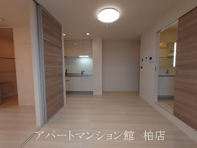 【居間・リビング】 | クラレット　A棟