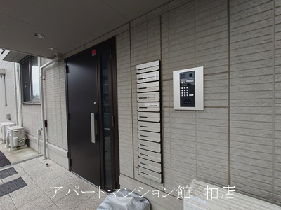 【エントランス】 | クラレット　A棟