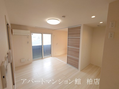 【居間・リビング】 | クラレット　A棟