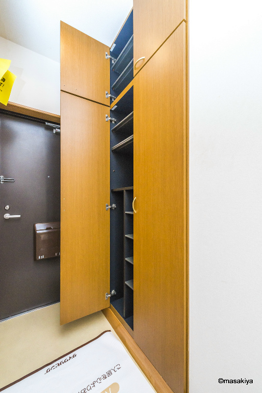 ドミトリー平林の玄関|下駄箱