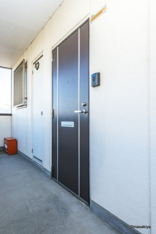 ドミトリー平林のエントランス