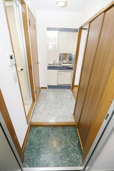 【玄関】 | ソレイユ片山