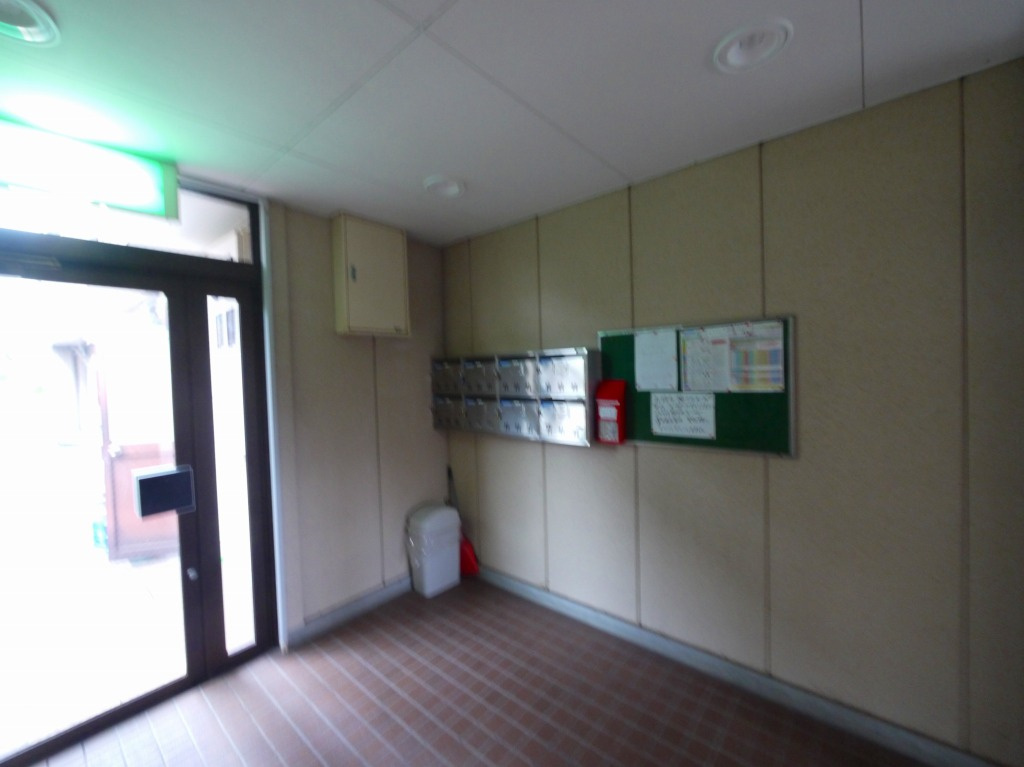 ロイヤルコート光台のエントランス