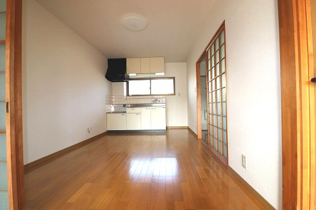 あざみのスクエアIIの居間・リビング|リビングです