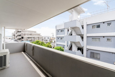 【バルコニー】 | ＲＥＳＩＤＥＮＣＥ　ＫＩＫＵＺＡＫＡ
