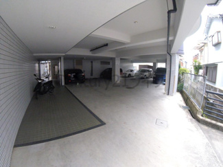 【駐車場】