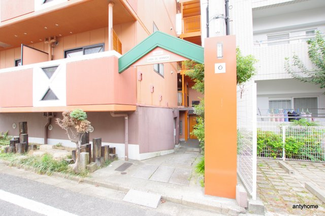 カサ・デ・グラナダ　仲介手数料無料のエントランス