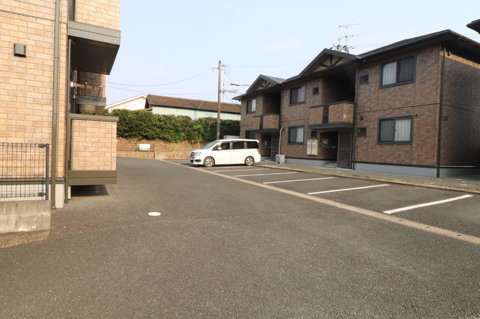 熊本市北区四方寄町のアパートの駐車場