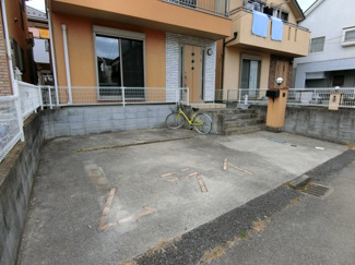 【エントランス】 | 駐車場