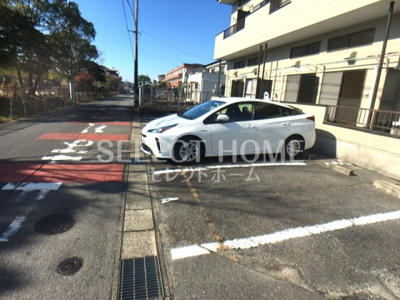 【駐車場】 | アーバンスクエアⅡ | 駐車場に車を止められます