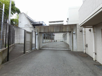 【駐車場】 | 機械式駐車場です。