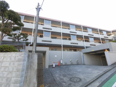 【駐車場】 | ダイアパレス清水ヶ丘スウィートガーデン | 駐車場入り口