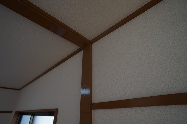 第2みき荘の内装|木部は綺麗に塗装されています