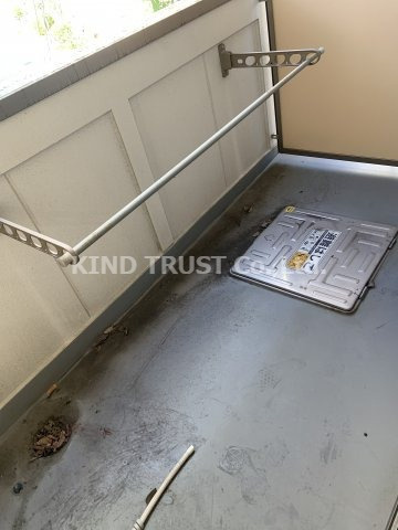 メゾンドアヴェルⅢのバルコニー|バルコニーからの眺めを楽しみながら食事をしませんか