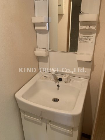 メゾンドアヴェルⅢの洗面所|広い洗面スペース