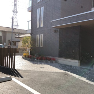 【駐車場】