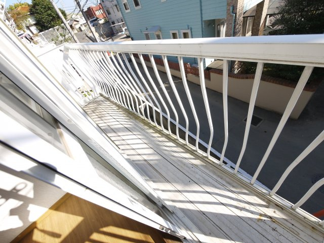 フラワーハイツのバルコニー|明るいバルコニー