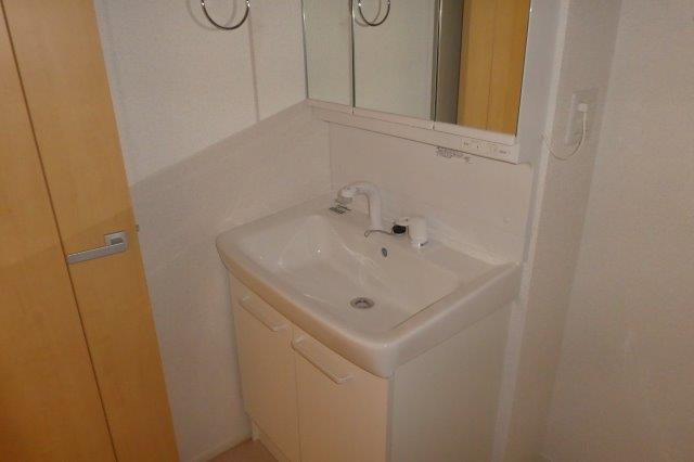 カーサプリートＡの独立洗面台|シャンプードレッサー