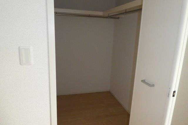 カーサプリートＡの収納|ウォークインクローゼット