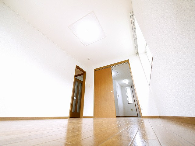 サンセールの内装|ゆったり過ごせるリビングです