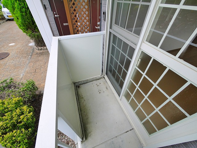 サンセールのバルコニー|外からの目が気にならないバルコニーで洗濯物が干せます