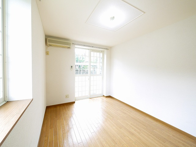 サンセールの寝室|落ち着いた色調の寝室です