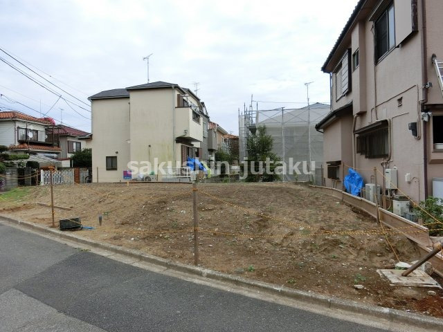 作新台８丁目　建築条件無し売地の外観|作新台８丁目　売地　建築条件なし　北西道路に接する角地　地積約47.9坪　更地　バス停まで徒歩２分　公道面　ライフライン完備　確定測量済　