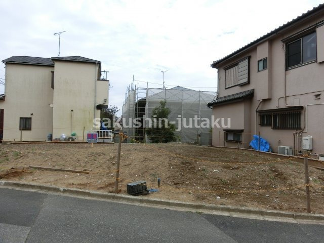作新台８丁目　建築条件無し売地の外観|作新台８丁目　売地　建築条件なし　北西道路に接する角地　地積約47.9坪　更地　バス停まで徒歩２分　公道面　ライフライン完備　確定測量済　