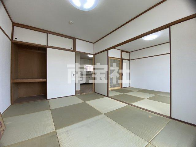 【居間・リビング】 | 琉球畳がおしゃれなゆったりとしたリビングです