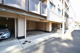 【駐車場】 | 現地見学や資料請求などお気軽にハウス・エージェントまでお問合わせ下さい。
◎TEL：0800-831-2135【通話料無料】◎周辺環境とあわせて現地ご案内致します