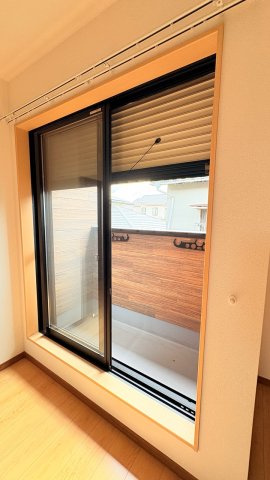 フェスタリア高塚の設備|台風の日も安心。雨戸付き。