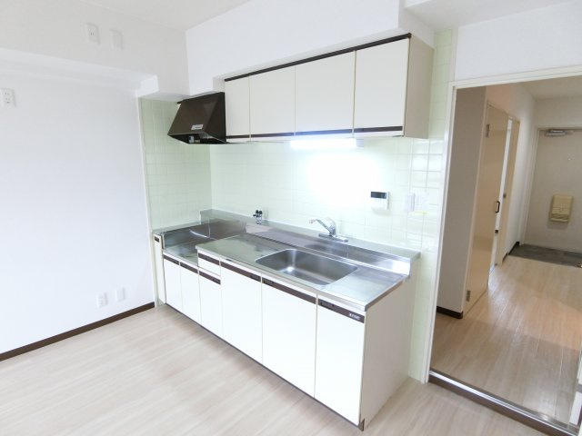 プレスト・コート2番館のキッチン