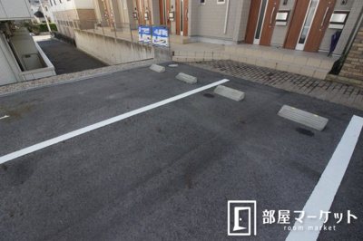 【駐車場】 | アデリーヌ