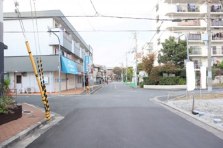 【前面道路含む現地写真】