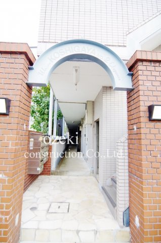 ワコーレ越谷のエントランス