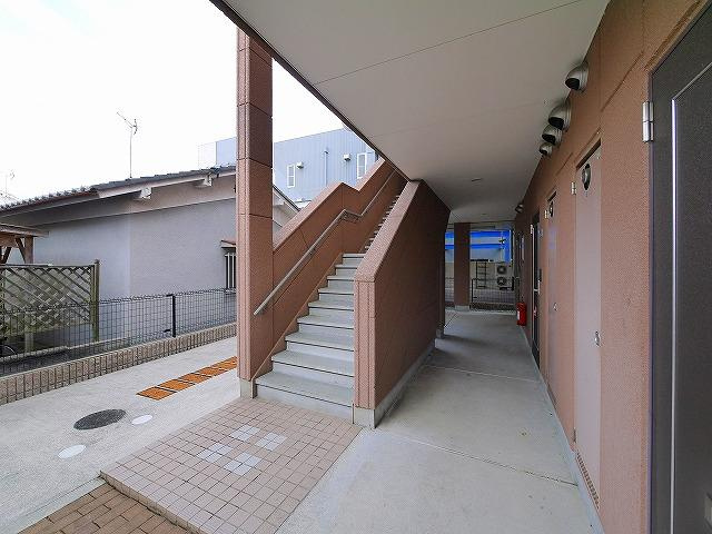 アリオンのその他共用部分|ゆとりのあるエントランスです