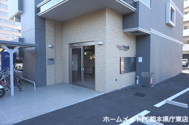 熊本市中央区上水前寺１丁目の賃貸マンションのエントランス