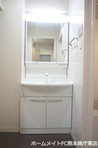 熊本市中央区上水前寺１丁目の賃貸マンションの独立洗面台