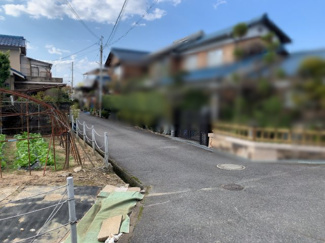 【前面道路含む現地写真】