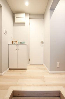 【玄関】 | 【独立した角住戸】シャンブル目白 | 【独立した角住戸】シャンブル目白
