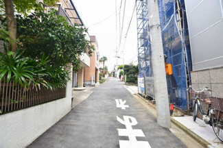 【前面道路含む現地写真】 | 現地見学や資料請求などお気軽にハウス・エージェントまでお問合わせ下さい。
◎TEL：0800-831-2135【通話料無料】◎周辺環境とあわせて現地ご案内致します