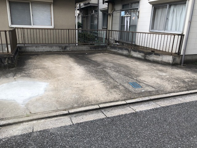 【駐車場】