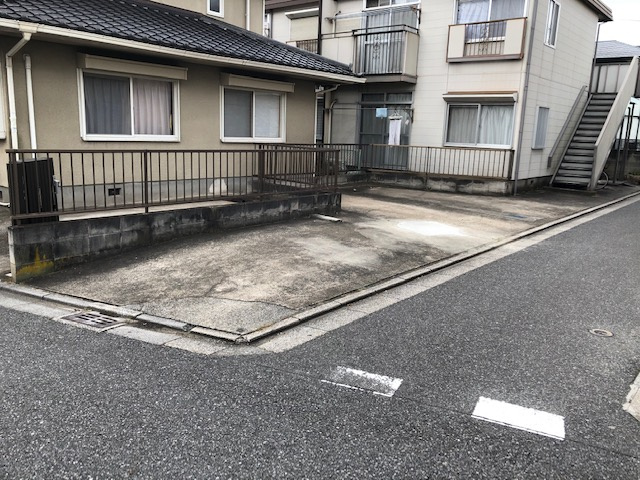 【駐車場】