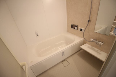 【浴室】 | ヴェヌスタ西田辺 | 浴室１坪！広々お風呂です♪