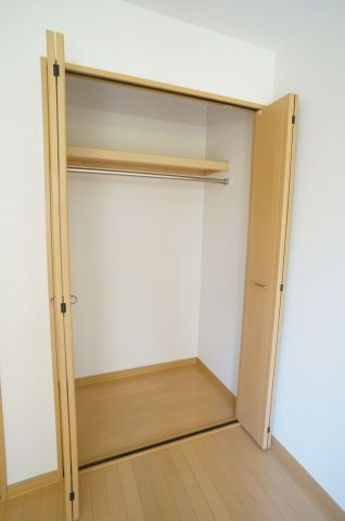アスライフ宝塚山本ガーデンの収納|クローゼット。参考、同建物・反転間取りの号室