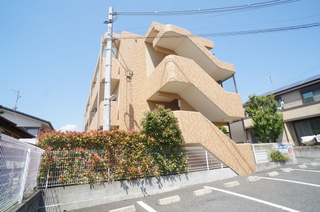 アスライフ宝塚山本ガーデンの外観