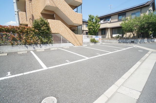 アスライフ宝塚山本ガーデンの駐車場