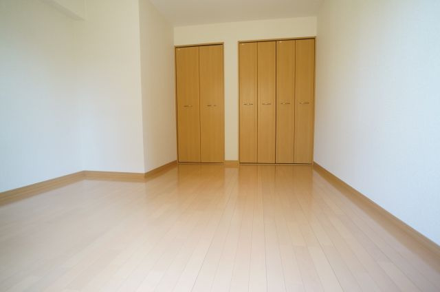 アスライフ宝塚山本ガーデンの寝室|参考、同建物・反転間取りの号室