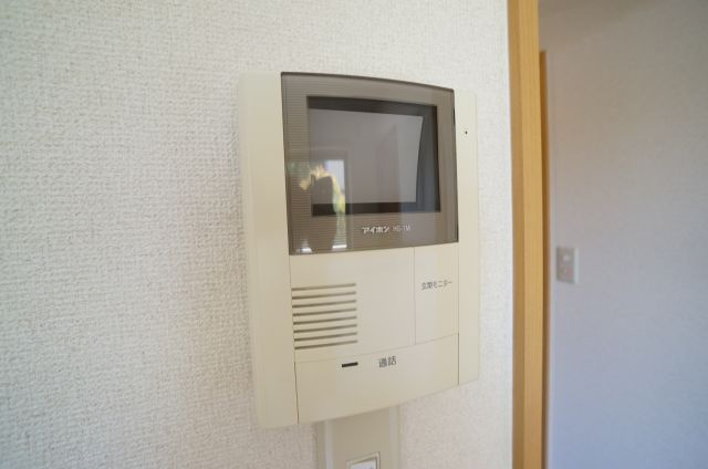 アスライフ宝塚山本ガーデンのセキュリティ|ＴＶモニターホンついてます。参考、同建物・反転間取りの号室